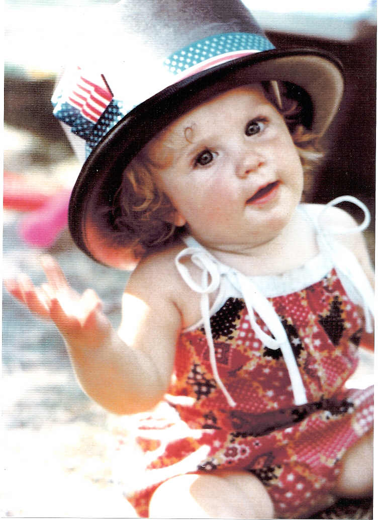 babyshelleyinhat.jpg